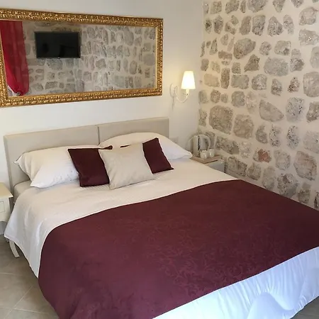 Gostinjska kuća Sigurata Ii